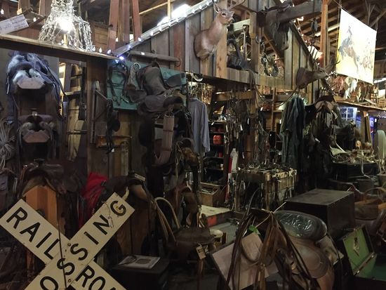 Redmond, den antiken Laden „behind the ranch store“