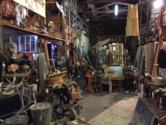 Redmond, den antiken Laden „behind the ranch store“