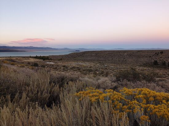 Lee Vining mit Sicht auf den Mono Lake