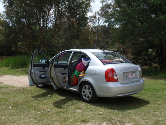 Unser kleiner Hyundai - vollgestopft bis oben hin!