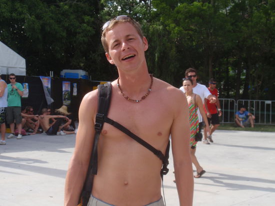 Gegen das feucht-heisse Tropenklima gab es nur ein Mittel: TOPLESS!!!!