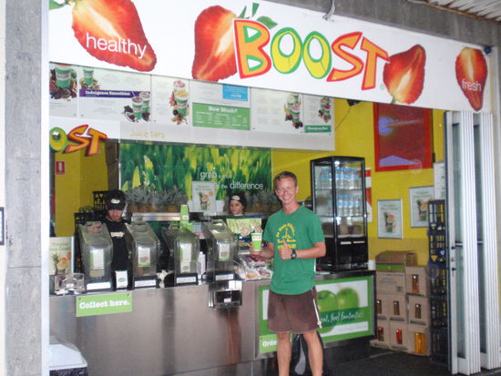 Christian goennt sich was bei "BOST"...das ist australiens angesagte Kette fuer Fruchtcocktails...
Hmmmmmm....