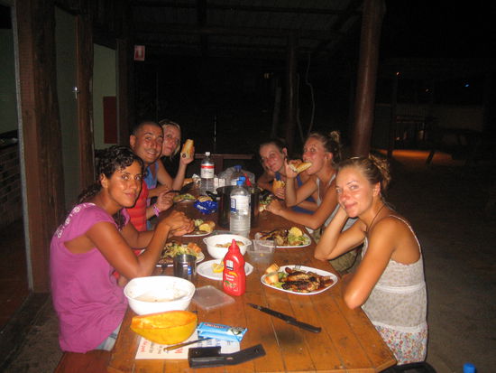 Das "French-Trio" bestehen aus Elloise, Marie und Aurelie, Joel und wir.
(von rechts nach links)