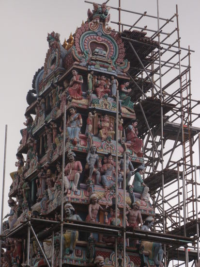 Der Sri-Mariamman-Tempel wird gerade restauriert.