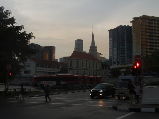Eine Kirche ca. 50 m von der Arab Street entfernt.
Singapur ist ein Schmelztiegel der Religionen.