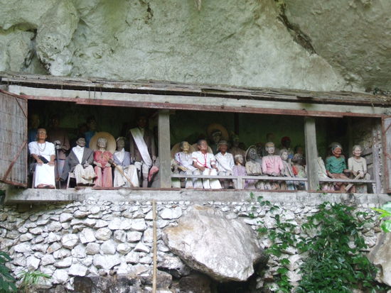 Tau Tau`s gegen das Vergessen