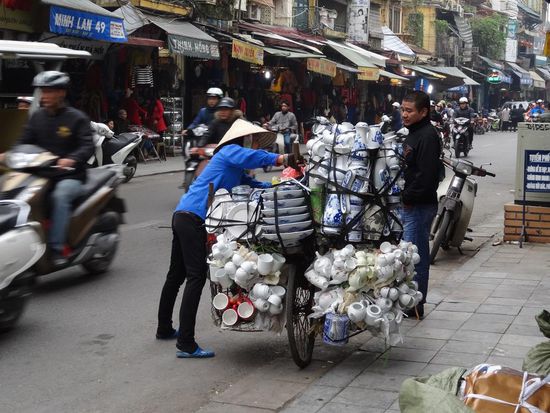 so macht man in Asien Geschäfte - man bringt die Waren einfach zum Kunden