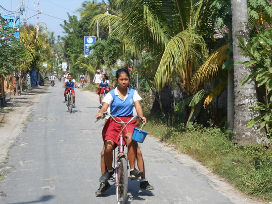 Dorfstrasse in Junggut Batu