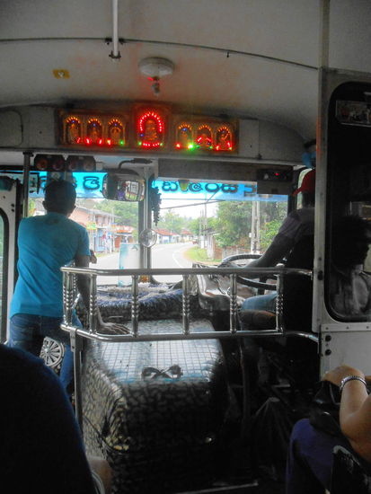 an Board, Fahrer und Conductor, ein Blick in das Fahrerhäus´chen