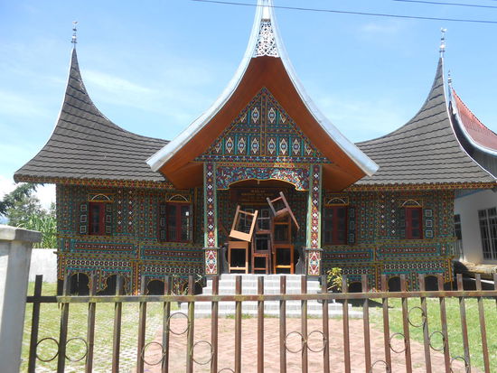 das Meeting House wurde von unserem Minangkabau Guide lapidar beurteilt, wäre längst nicht daas Schönste