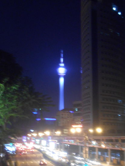 KL by Night - Sicht auf den beleuchteten Fernsehturm