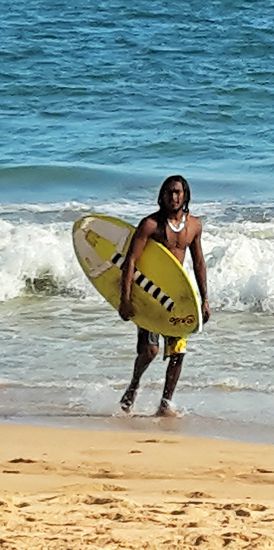 Surfer Boys mit Waschbrettbauch - dieser hier war total herzlich (Tangalle)