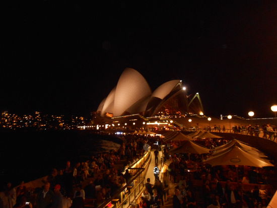hier ist wirklich kein Kommentar nötig. Sydney hat die schönste Oper der Welt.