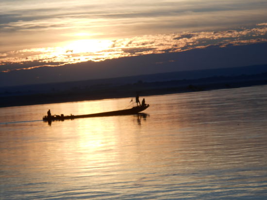 Sonnenaufgang überauf dem Irrawady