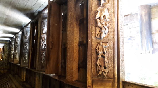 Schwenandaw Pagode - heute als Kloster genutzt - ursprüngliche Privatgemächer der Könige von Mandalay -  teilweise noch mit Gold verziert.