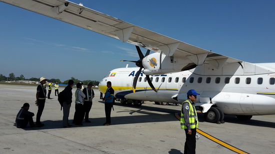 endlich geschafft, rein in den Flieger