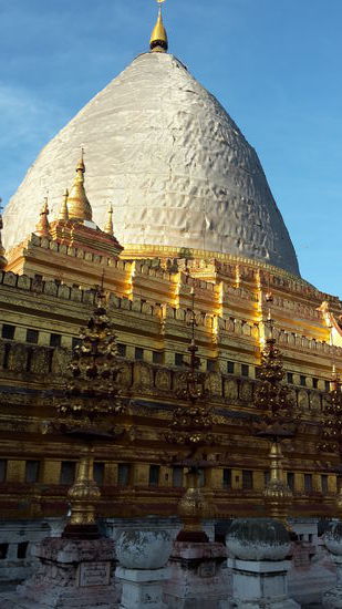 leider war sie eingerüstet, jedoch kopnnte man erahnen was darunter steckt