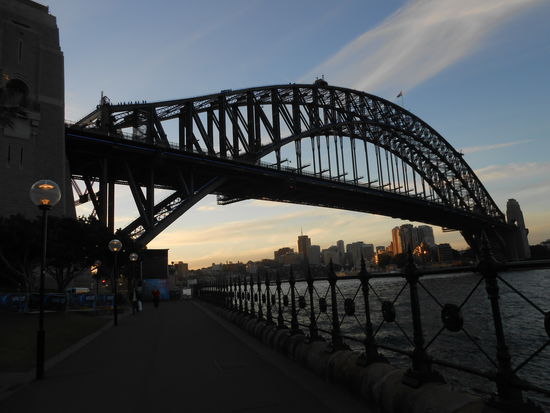 die schönste Brücke hat Sydney leider nicht, dafür jedoch die schönste Oper der Welt