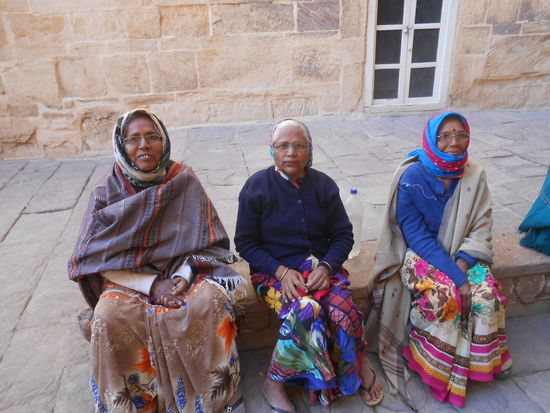die Damen haben sich so gefreut fotographiert zu werden.