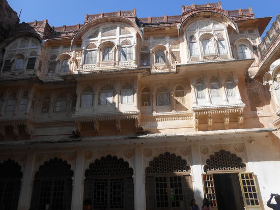 im Innenhof der Frauen