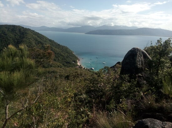 Summit Trek - Blick auf die Bucht