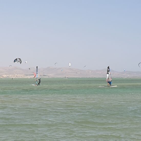 Hier möchte man auch am liebsten sofort los auf die Surfbretter