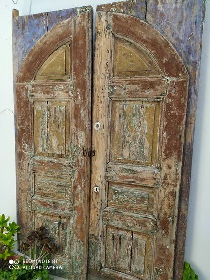 Wie alt sie wohl sein mag, die Tür. 
(Lindos)