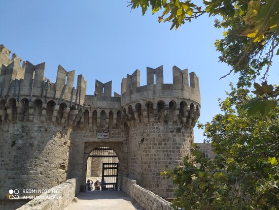 Stadtmauer Eingang vom Großmeister Palast