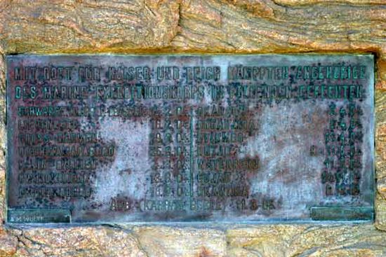 MIT GOTT FÜR KAISER UND REICH KÄMPFTEN ANGEHÖRIGE DES MARINE-EXPEDITIONSKORPS IN FOLGENDEN GEFECHTEN.