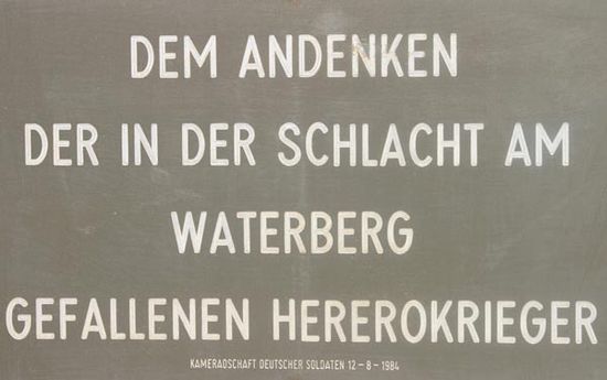 Für die gefallenen Herrero-Krieger wurde am 12. August 1984 eine kleine Gedenktafel angebracht.