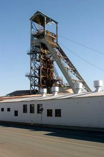 Der Förderturm der Minengesellschaft von Tsumeb stand seit ein paar Jahren still. Die Anlage dient inzwischen als Museum.