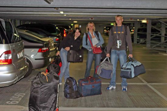 6 Uhr 32, die Gepäckschlepperei ging los