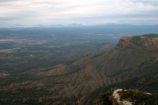Mit Fernglas bzw. mit dem Teleobjektiv war hier auf dem "Grünen Tafelberg" bei schönem Wetter bestimmt eine herrliche Fernsicht.