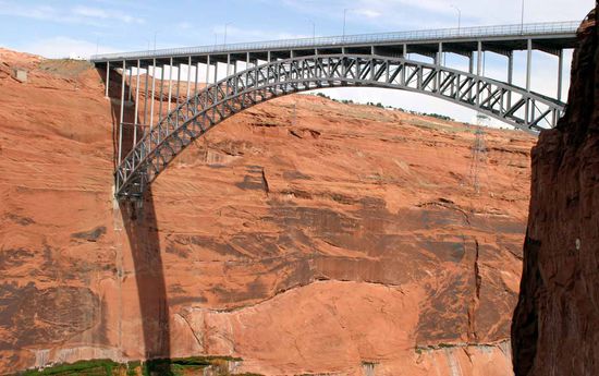 Die Glen Canyon Brigde überspannte äußerst spektakulär den Colorado River.