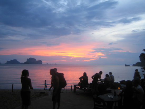 Sonnenuntergang am Tonsai Beach.