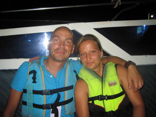 ...ab mit dem Speedboat auf die andere Insel.