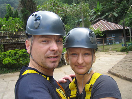 Die Augenringe verraten es. Wir waren gestern noch etwas laenger unterwegs.