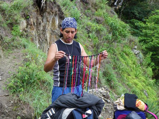 Mitteilungssystem der Inka (bestand aus Faeden mit Knoten), eine Schriftsprache gab es nicht