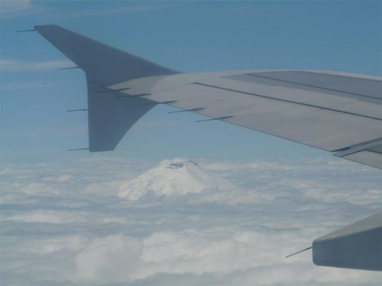 Abflug aus Quito...so konnten wir dann doch noch den Gipfel eines Vulkans bewundern...