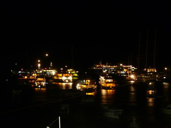 Aussicht von unserer Dachterasse auf den Hafen