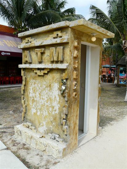 Geldautomat im Mayastil