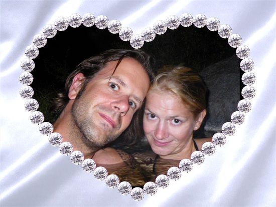 Auch nach sechs Monaten auf der Reise koennen wir uns immer noch gut riechen! (Bild stammt aus dem Stinkepool)  