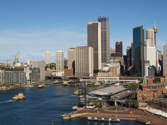 Circular Quay und die Skyline von Sydney