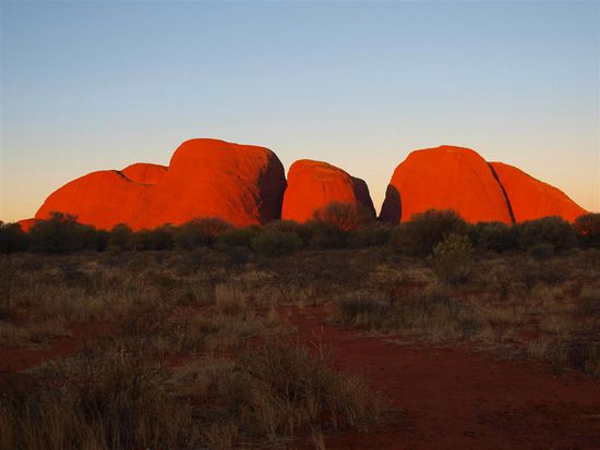 Die Olgas beim Sonnenuntergang.