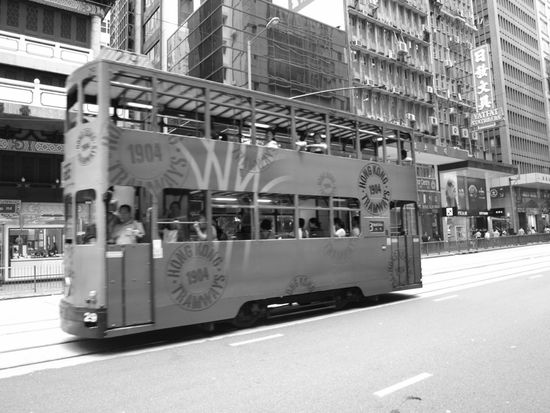Seit 1904 fahren diese Bahnen (Tramways)durch die Strassen der Stadt.