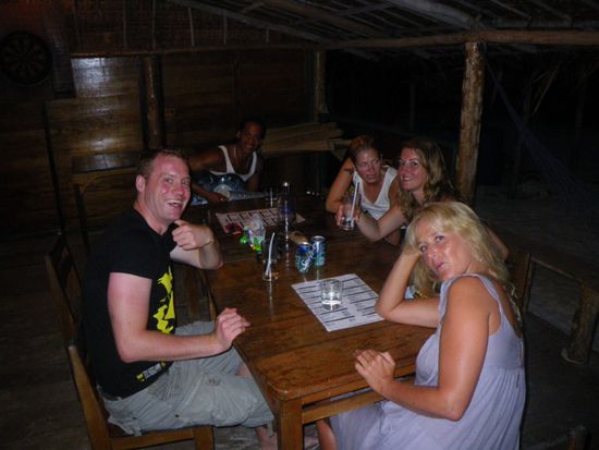 Letzter Abend von Reinhild und Ron. Am Tisch mit Nadja und Daniel.