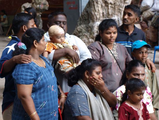 Die Hoehlen werden hauptsaechlich von indischen Familien besucht.