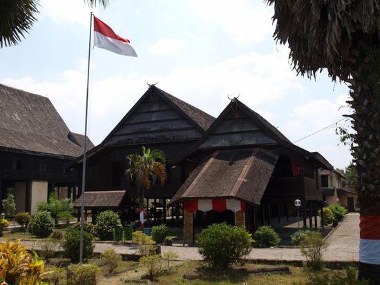 traditionelle Versammlungshaeuser