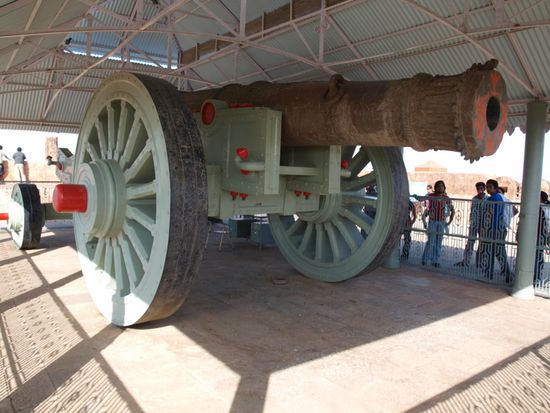 Die groesste bewegliche Kanone der Welt.