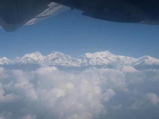...ueber den Wolken auf dem Weg nach Kathmandu.